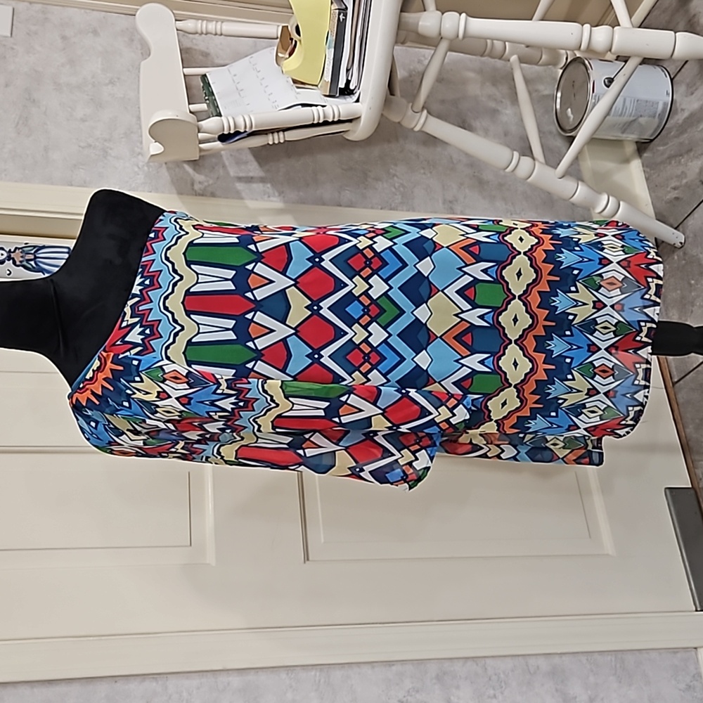"ANNA GRACE" Ladies, Sz. M, one-sleeved, multicolor geometric dress. Fully line.